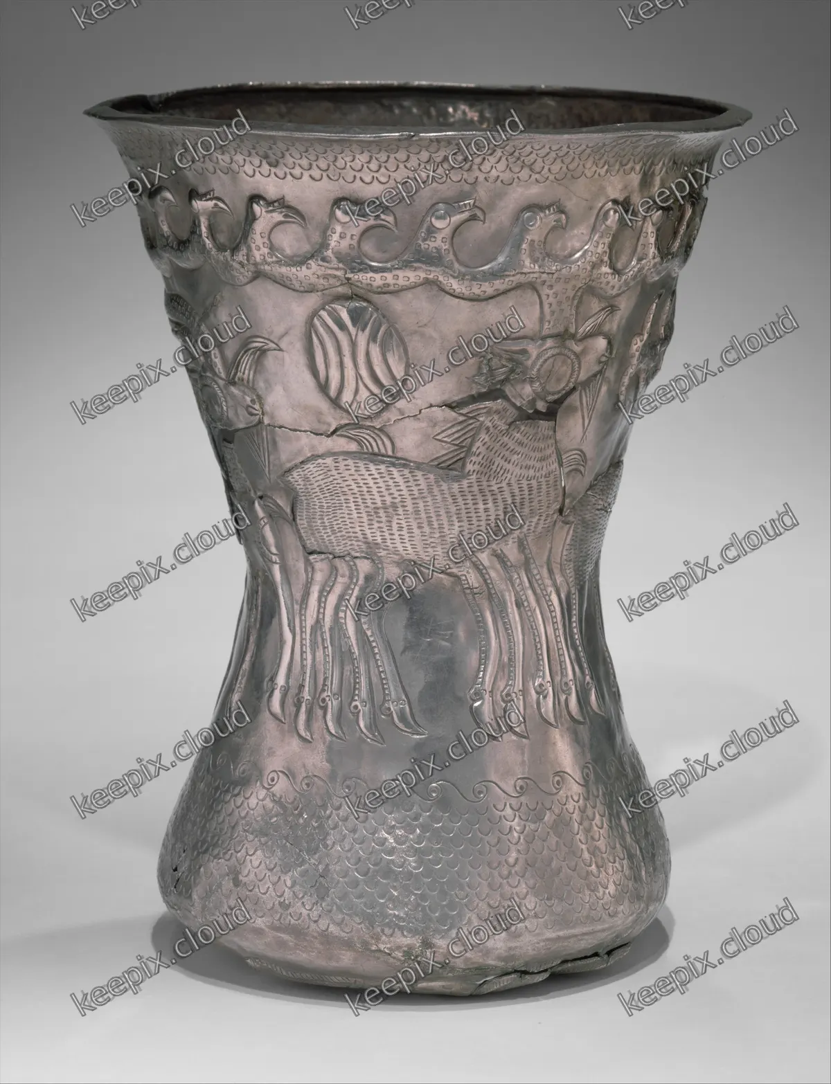 Beaker with birds and animals